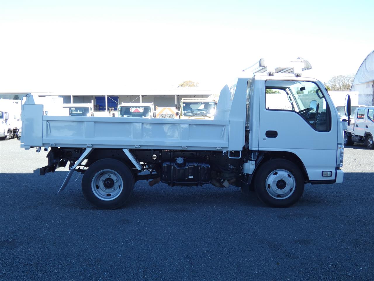 2018 ISUZU ELF