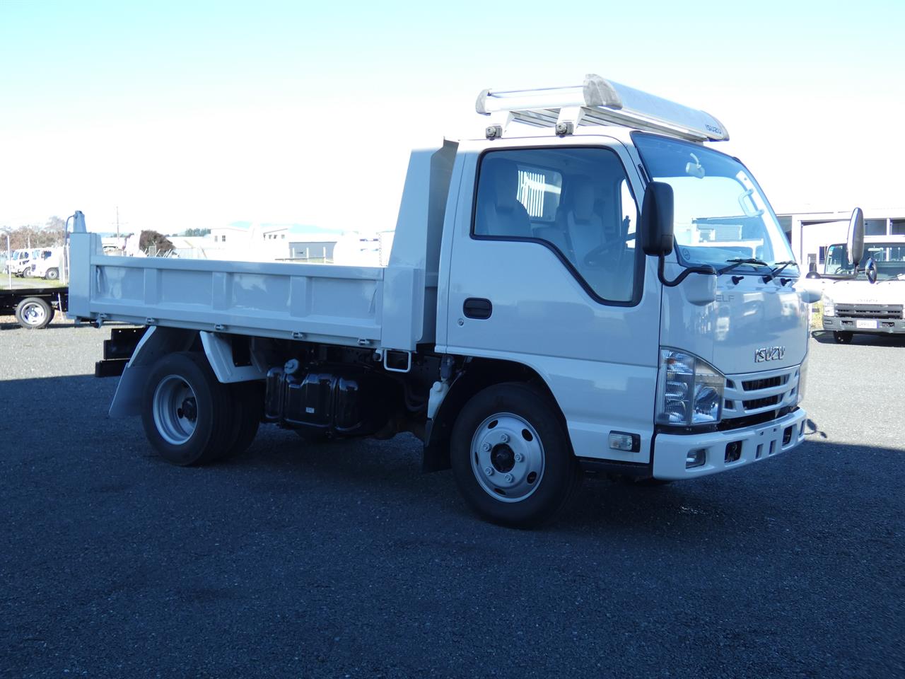 2018 ISUZU ELF