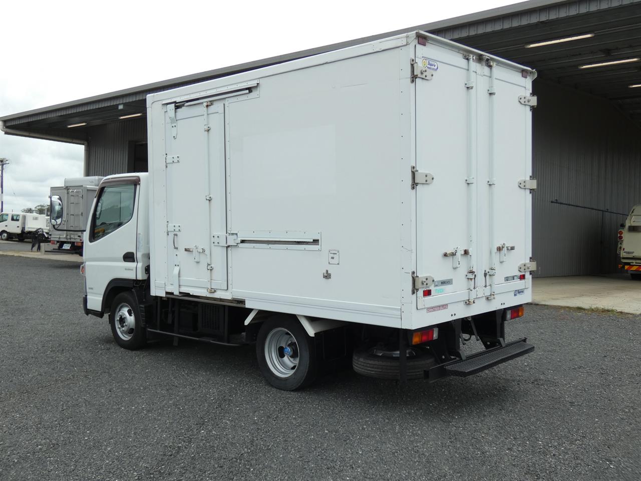 2014 Mitsubishi Canter