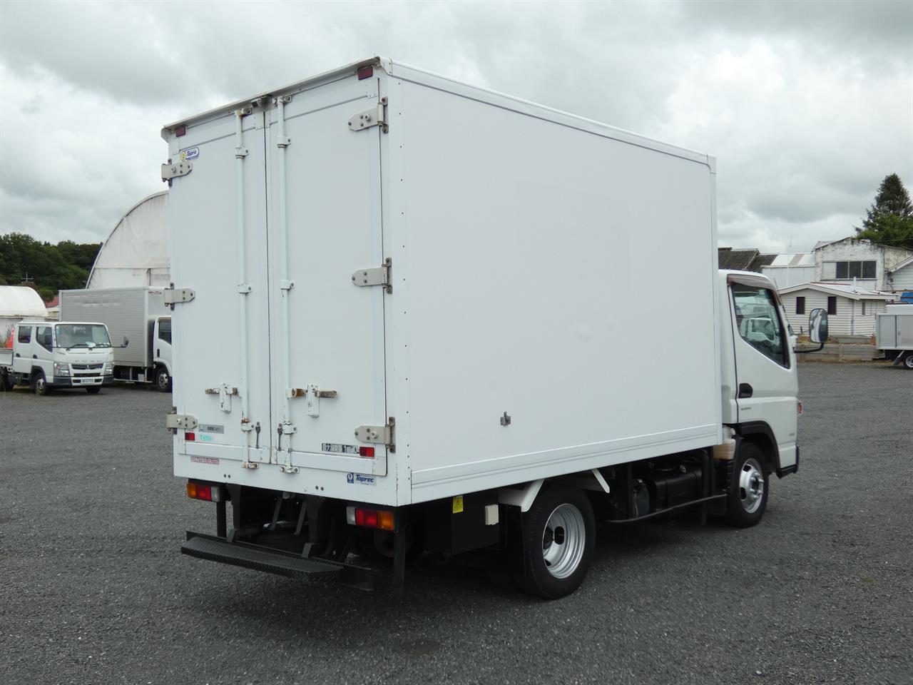 2014 Mitsubishi Canter