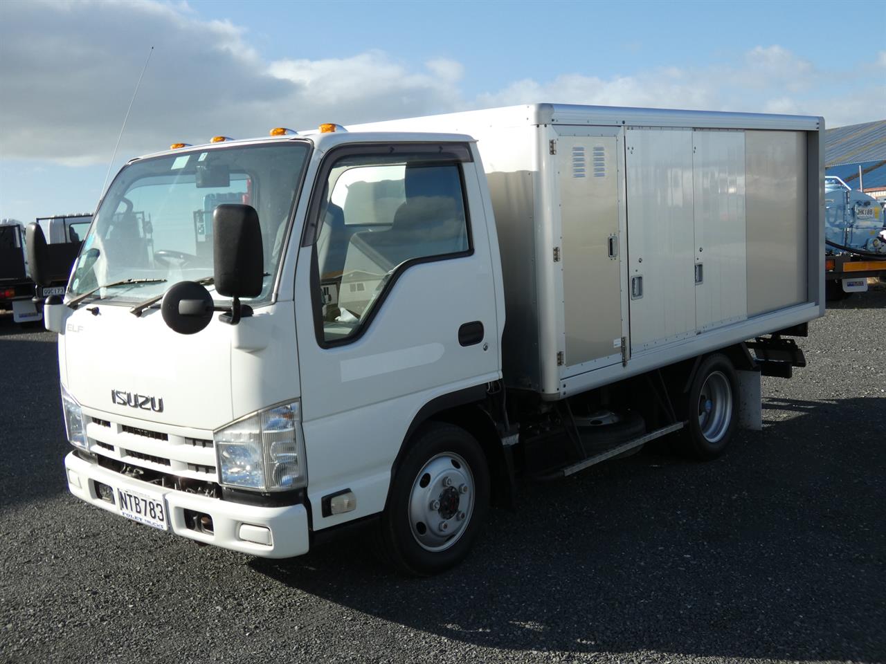 2013 ISUZU ELF