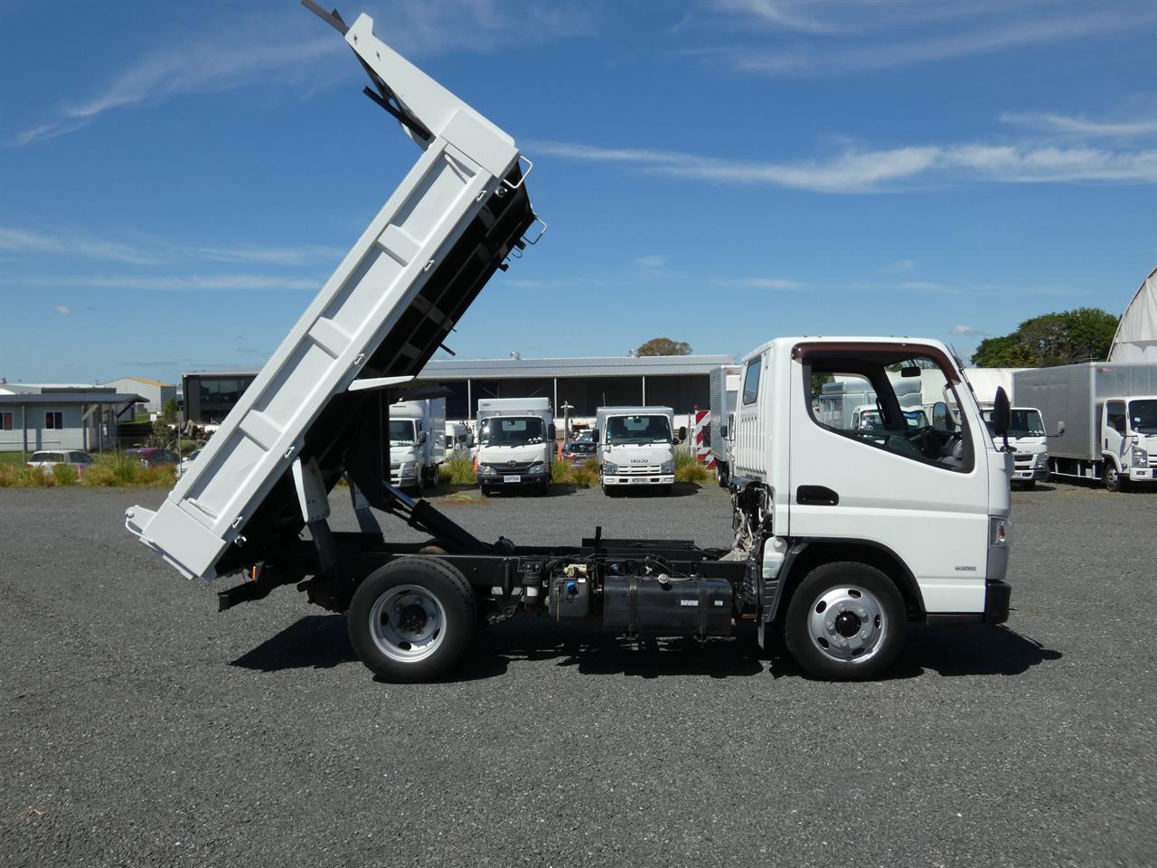 2014 Mitsubishi Canter