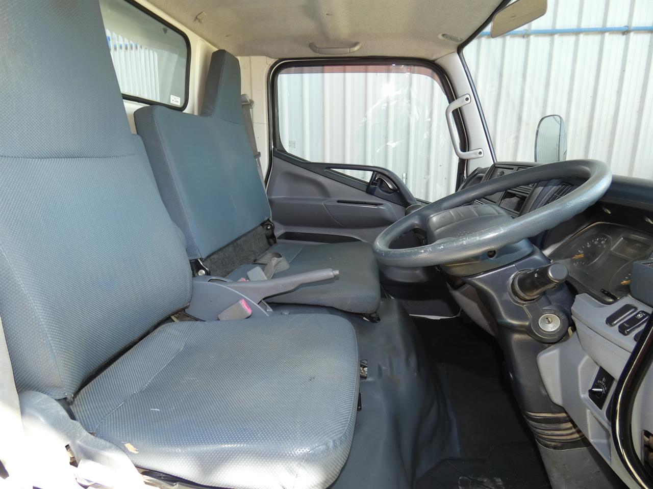 2014 Mitsubishi Canter