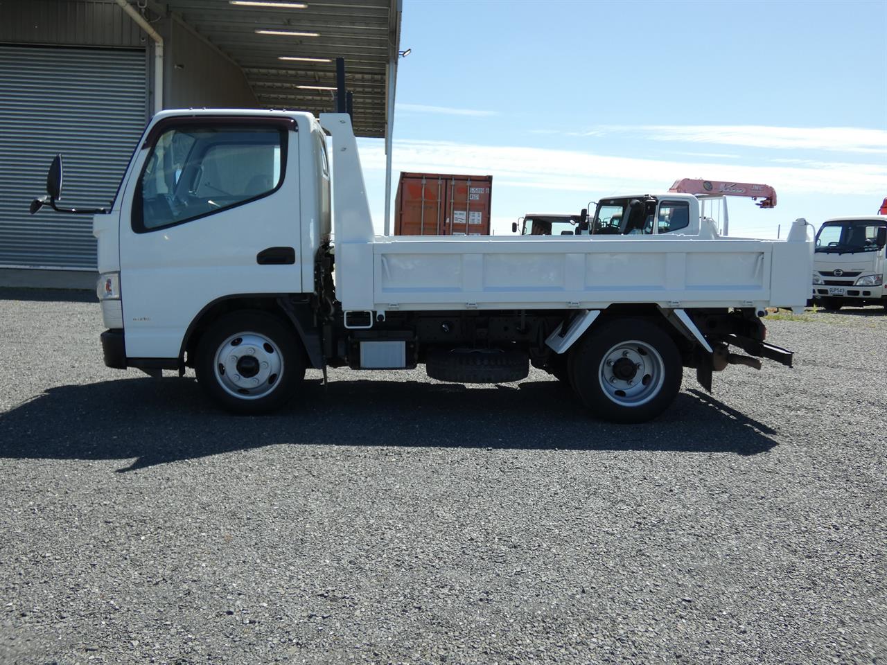 2014 Mitsubishi Canter