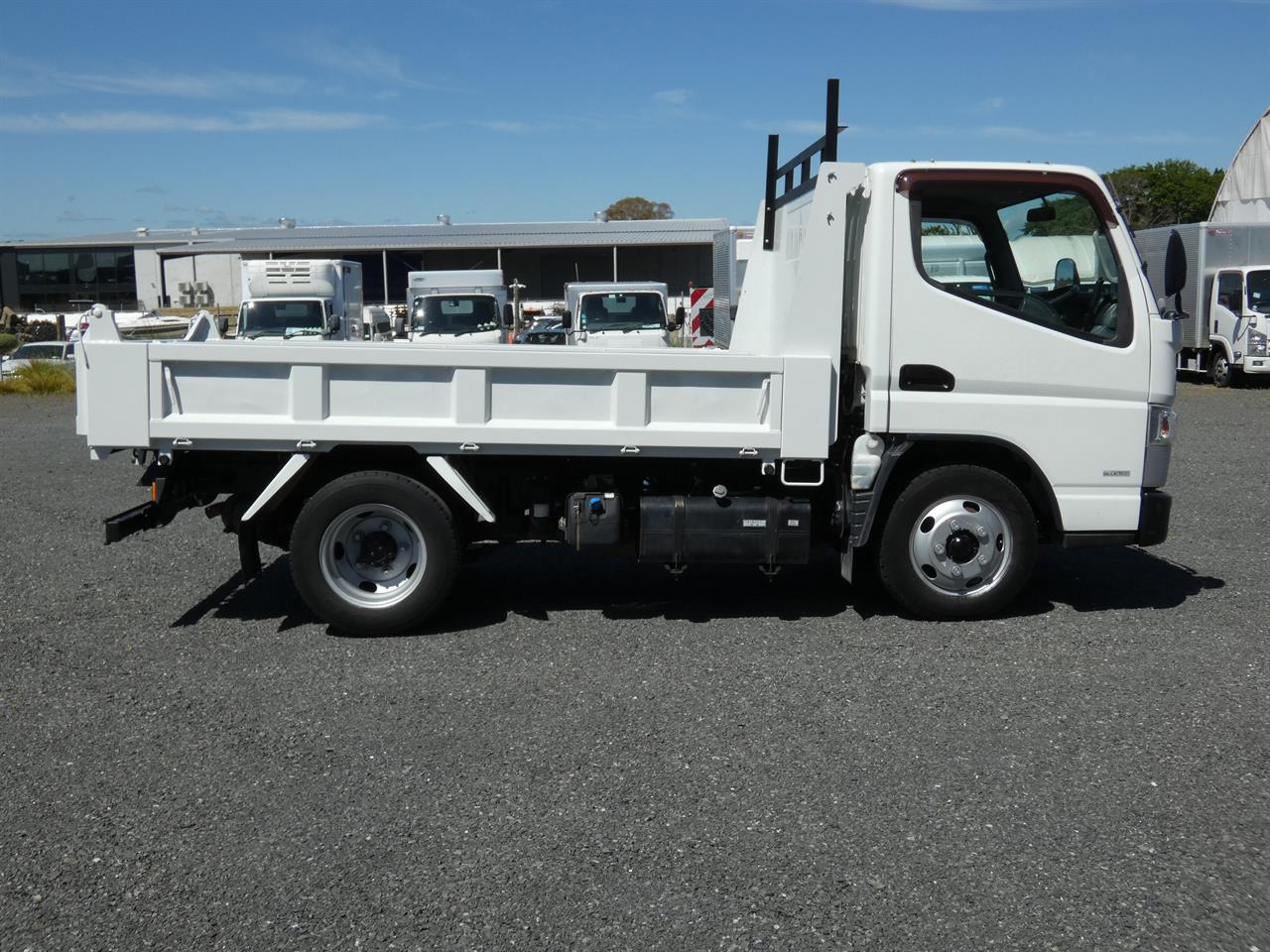 2014 Mitsubishi Canter