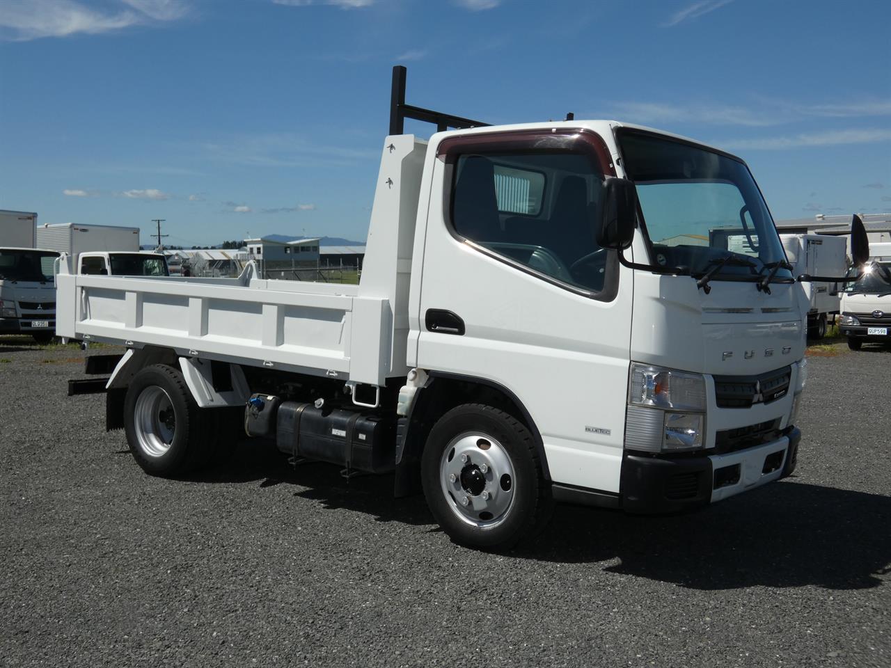 2014 Mitsubishi Canter