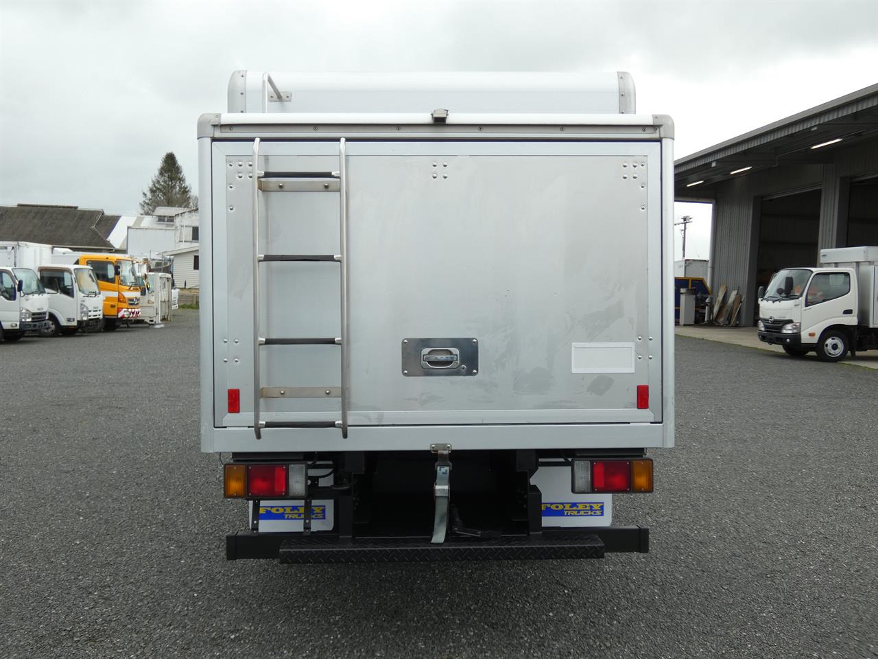 2013 ISUZU ELF