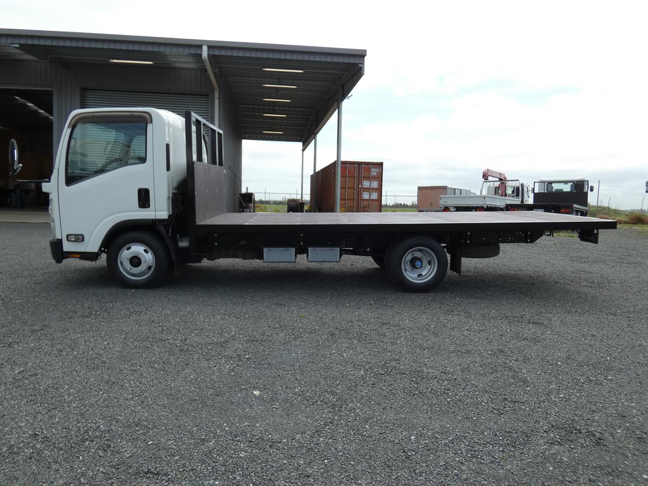 2017 ISUZU ELF