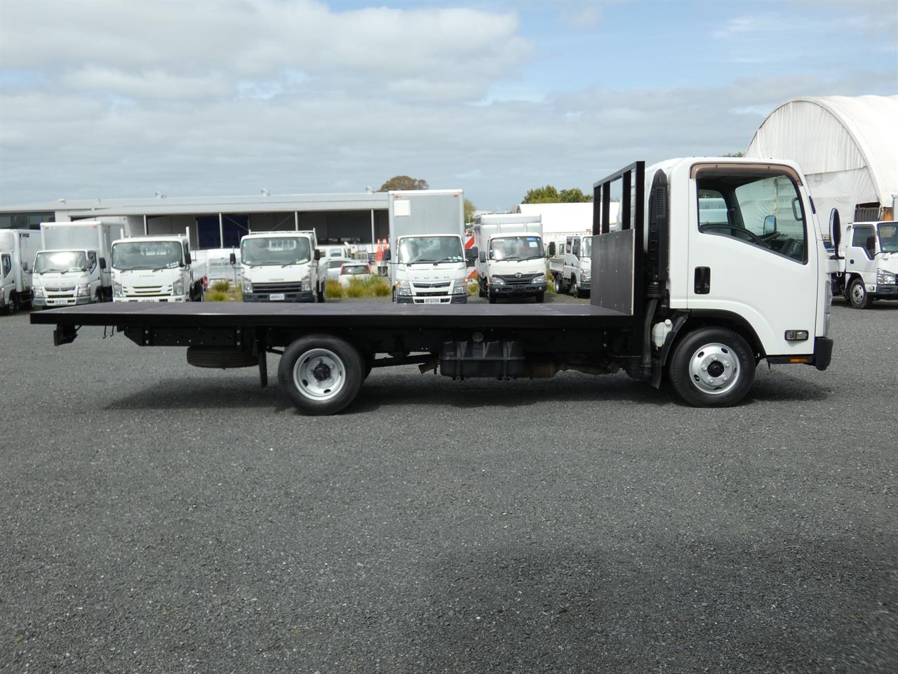 2017 ISUZU ELF