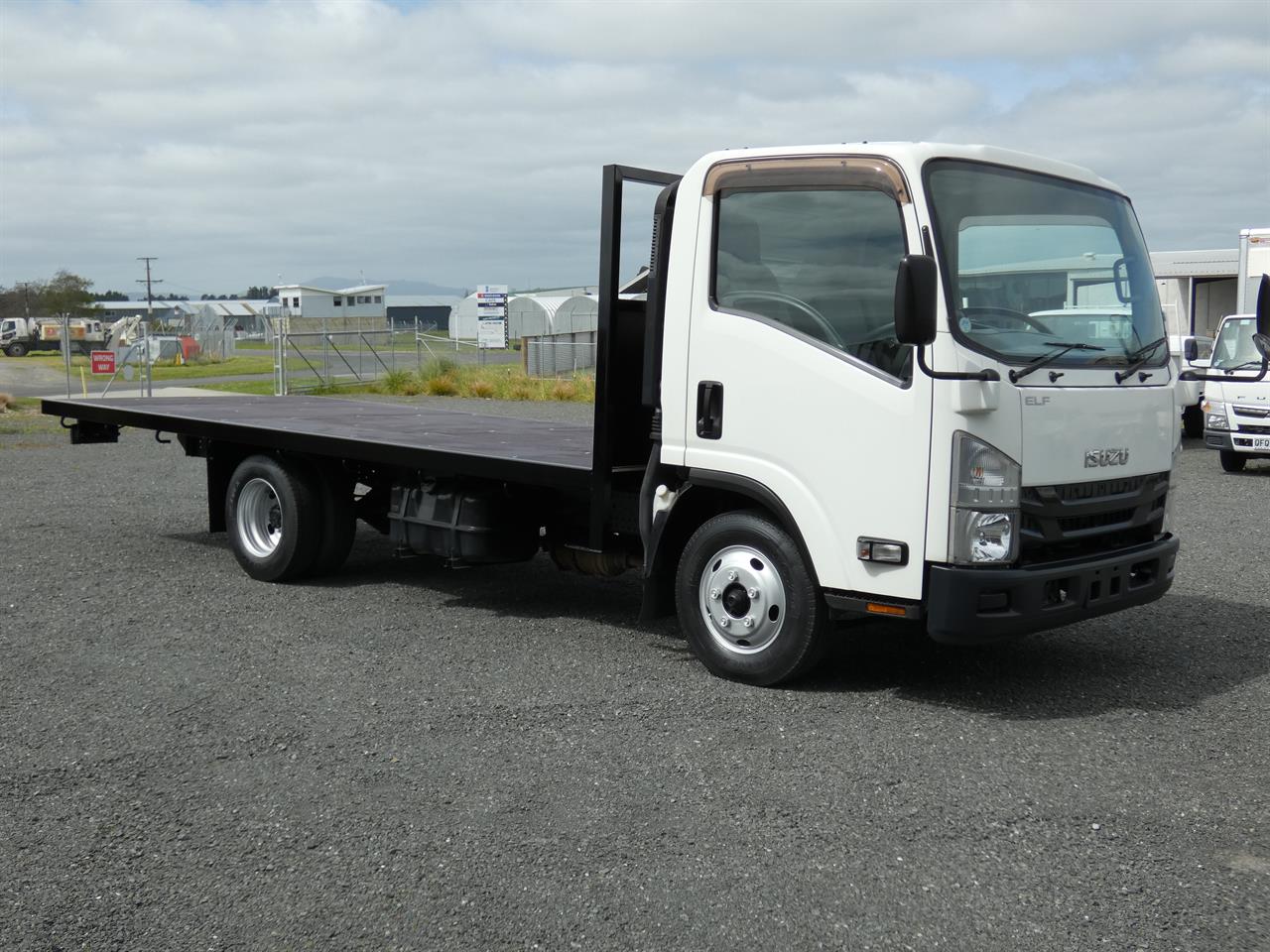 2017 ISUZU ELF